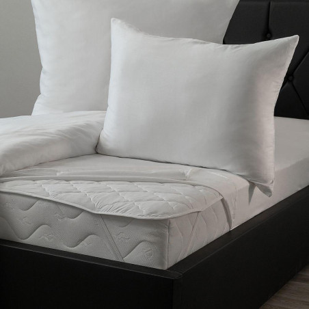 Chránič matrace prošitý z dutého vlákna