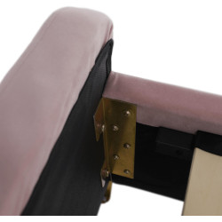 Čalouněná postel 140x200 KAISA růžová Velvet se zlatými nohami